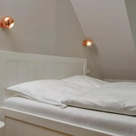 Yellow-upmarine * Westerland